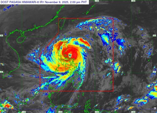 More Areas Under Signal No. 5 as Super Typhoon Uwan Nears Landfall